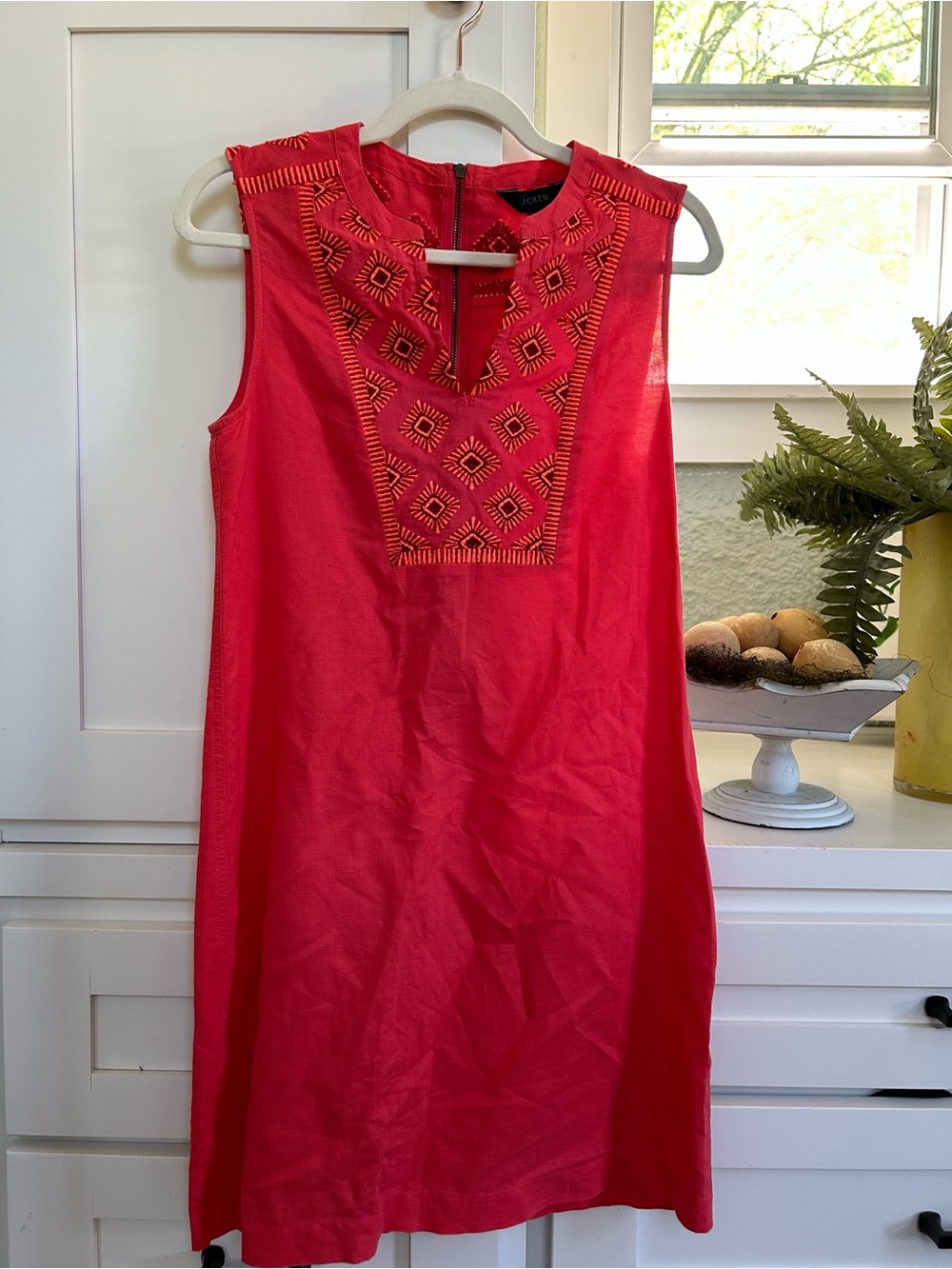 J Crew Sheath women’s linen cotton dress. V neck/embroidered detail. Size XS